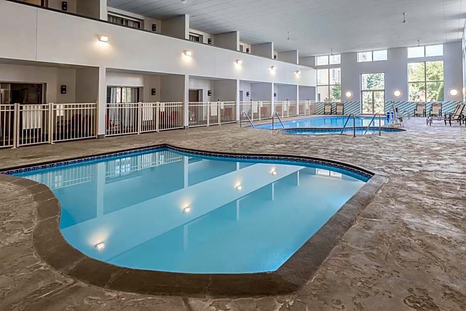 Holiday Inn Hotel And Suites Wausau-Rothschild By IHG