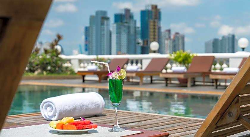 The Niran Grand Hotel