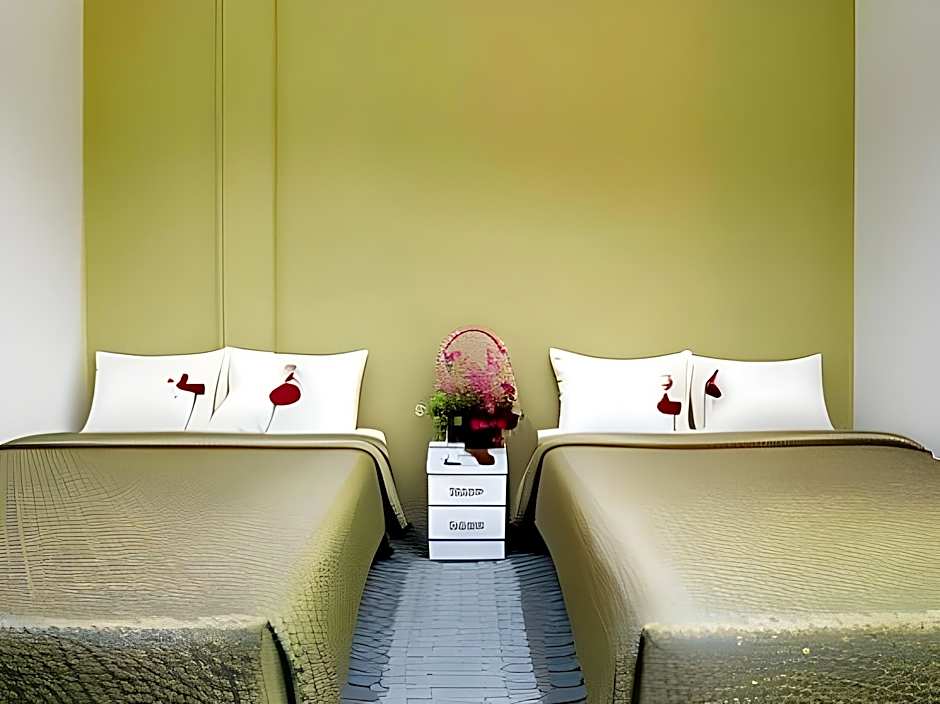 Swing & Pillows @ Grand Inn George Town Penang 