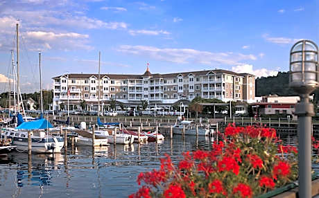 Watkins Glen Harbor Hotel