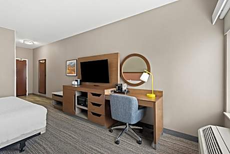 1 King Mobility/Hearing Access W/Tub Nonsmok