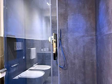 Deluxe Suite with Spa Bath