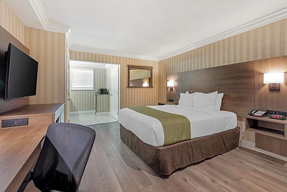 Quality Inn & Suites Maingate