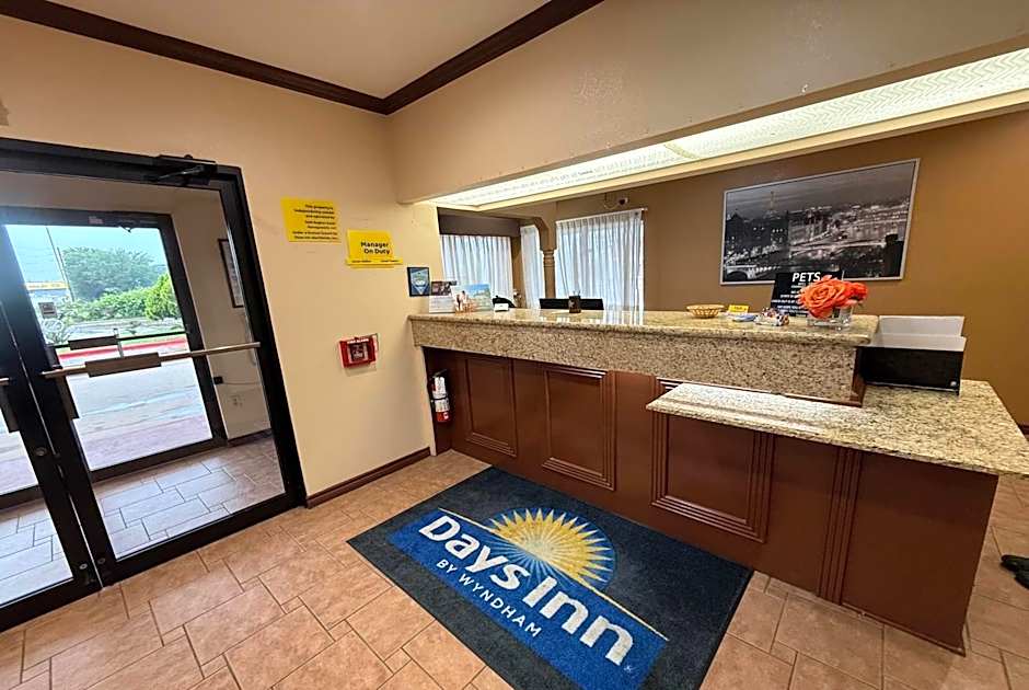 Days Inn by Wyndham Navasota