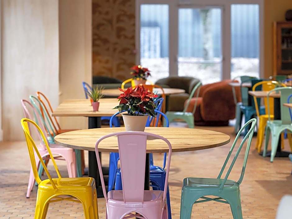 greet Hotel Chatellerault