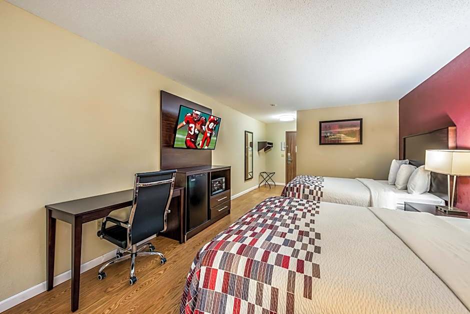 Red Roof Inn & Suites Wapakoneta