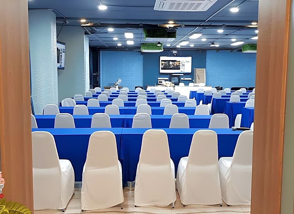 BlueTel Re'sidencE Bangkok IMPACT- 1 Time Drop-Off Service to IMPACT OR MRT (MT02)