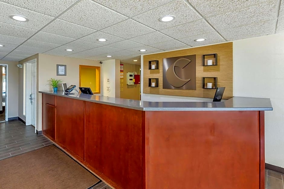 Comfort Inn and Suites Jackson - West Bend