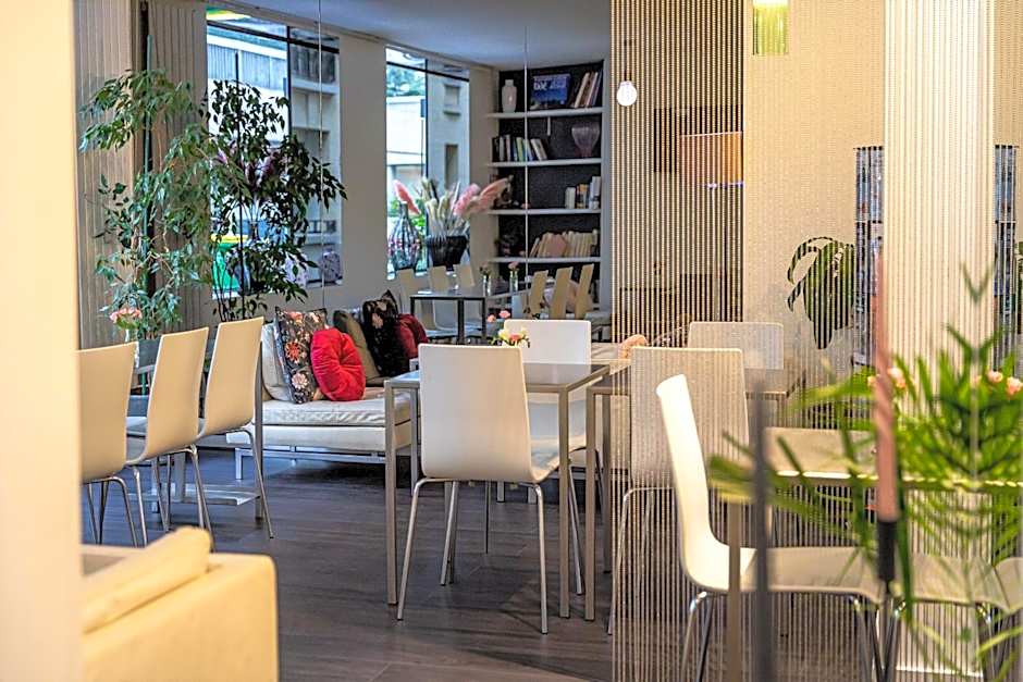 Glasgow Monceau by Patrick Hayat