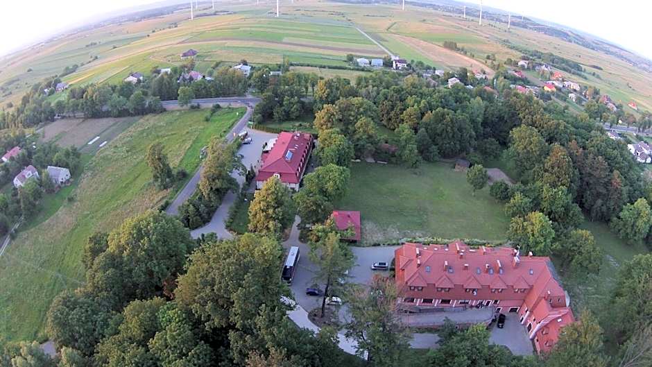Dwór Ostoia