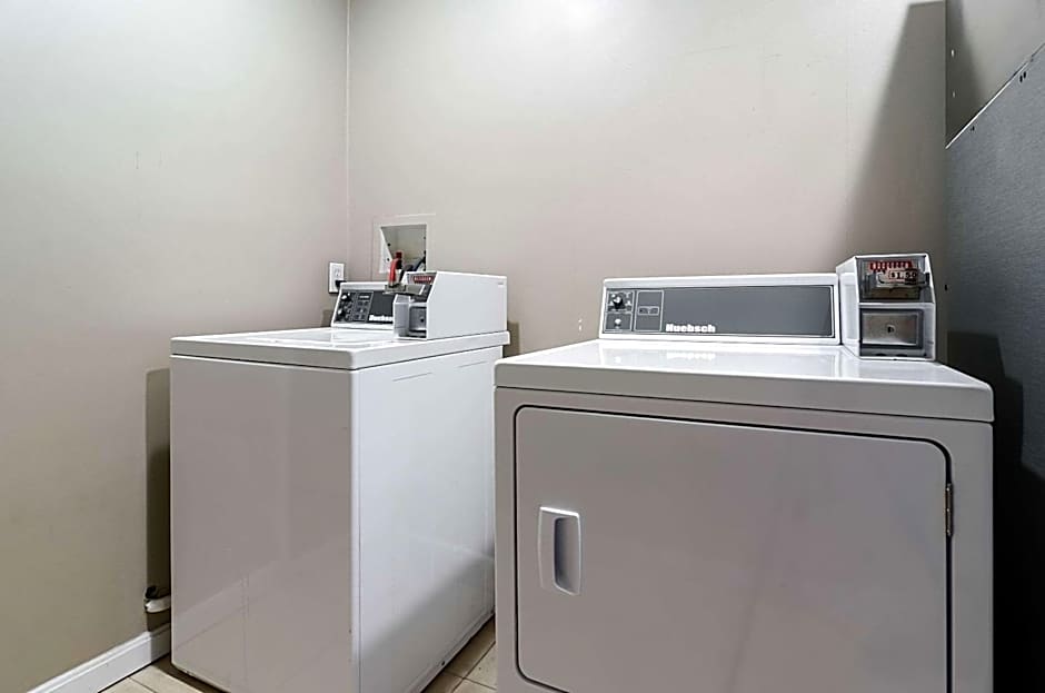 Suburban Studios Williamsburg Central