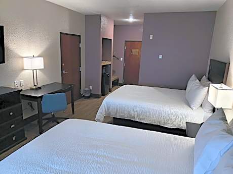 Standard Queen Room - Communications/Mobility Accessible with Shower