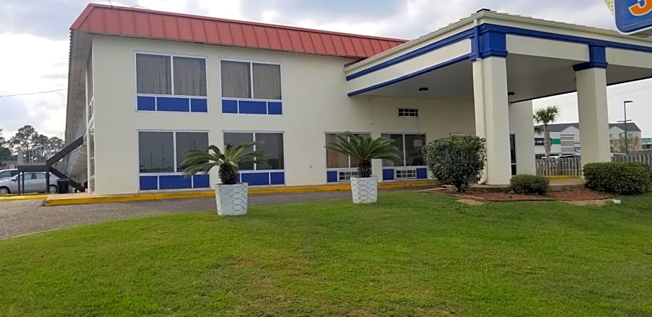 Family Inns of America – Mobile, AL