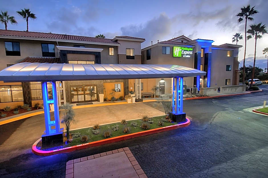 Holiday Inn Express Hotel & Suites Carlsbad Beach By IHG