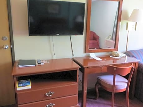 Studio Suite with Two Queen Beds - Non-Smoking