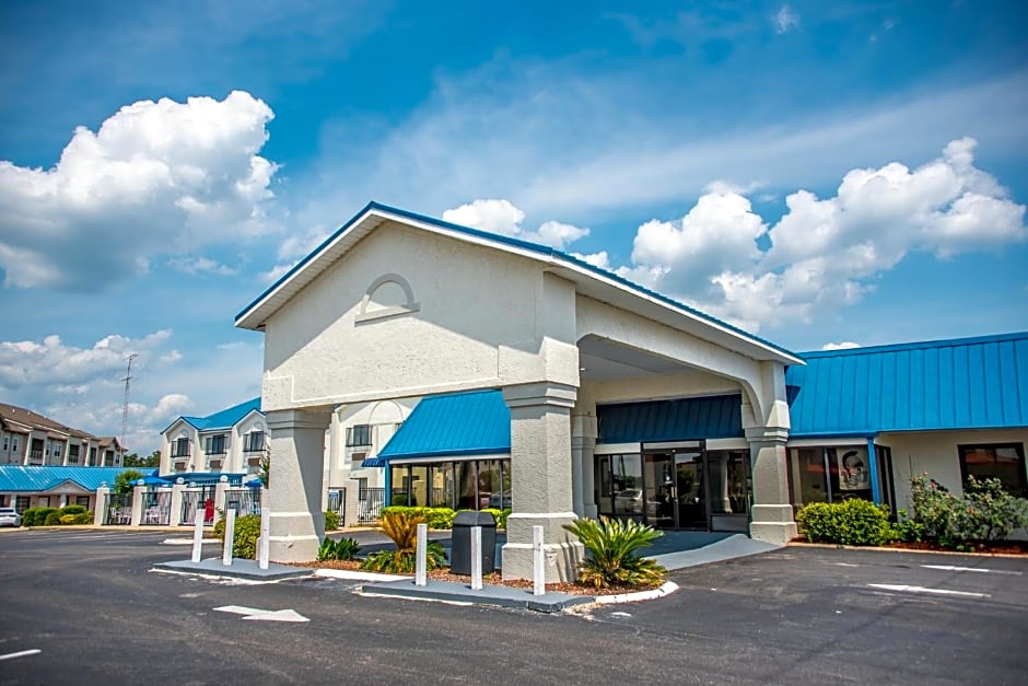 Days Inn by Wyndham Troy