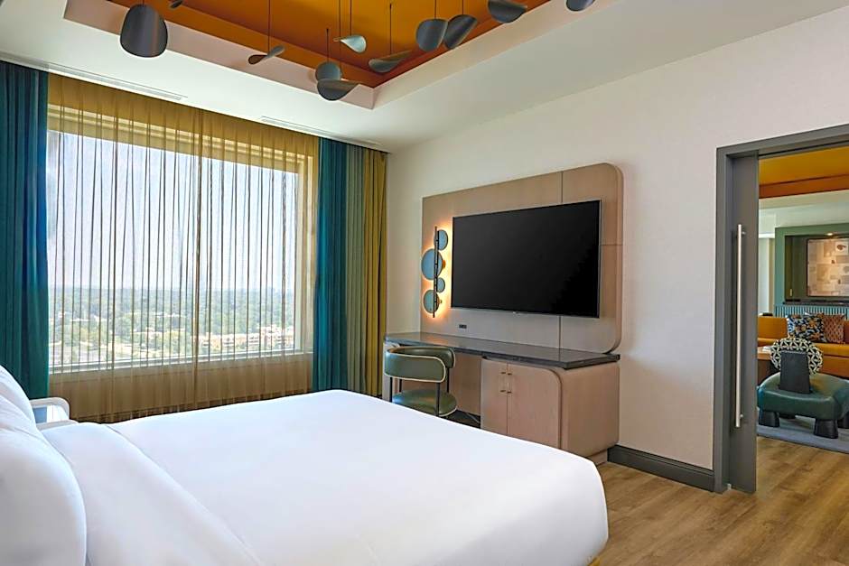 Renaissance by Marriott Schaumburg Convention Center Hotel