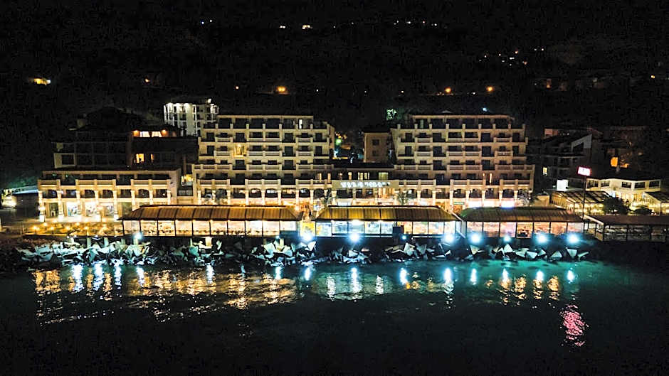 Maria Palace Complex