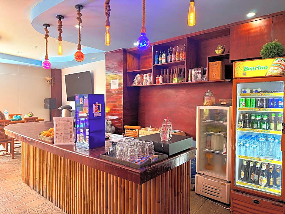Ruby Riverside Hotel & Hostel