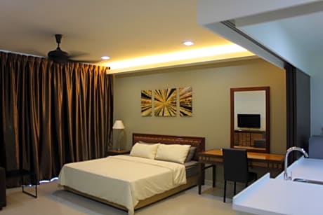 Deluxe King Studio