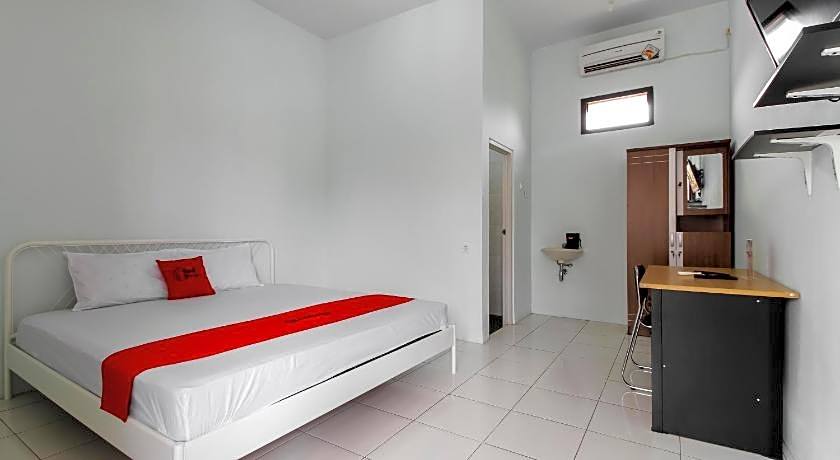 RedDoorz @ Jagakarsa 2