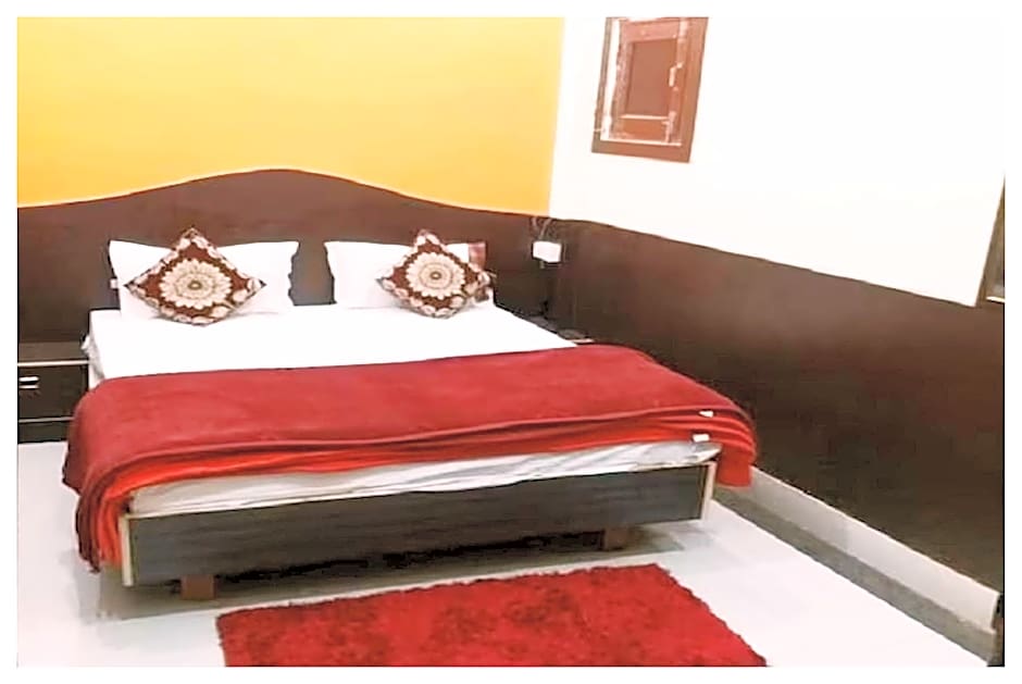 Goroomgo New Ashiyana Palace Near Railway Station Varanasi