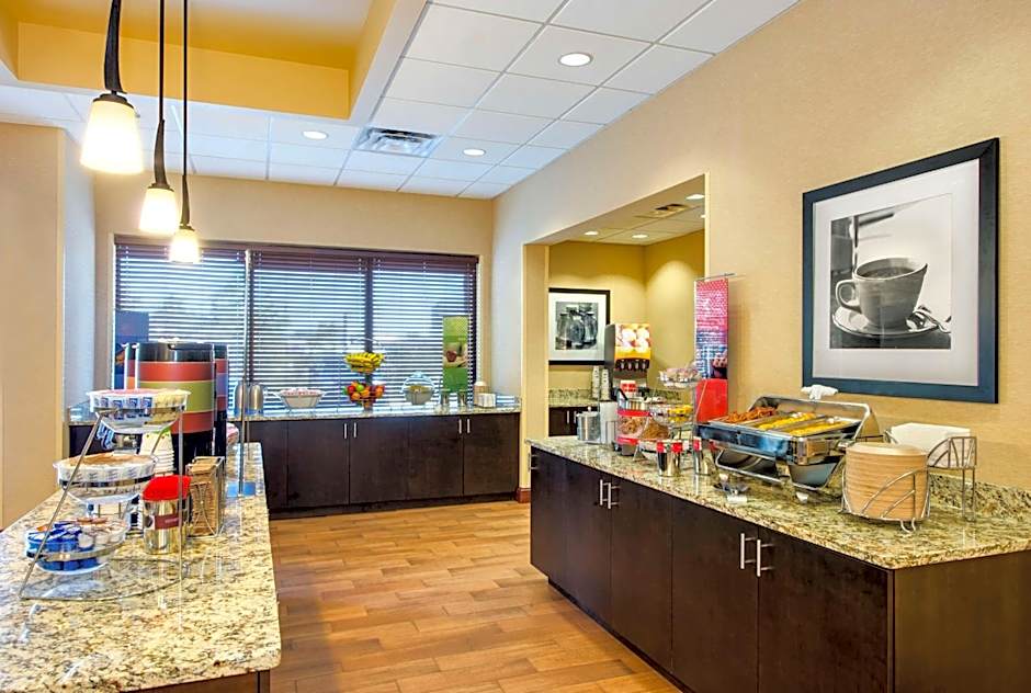 Hampton Inn By Hilton And Suites Atlanta-Galleria