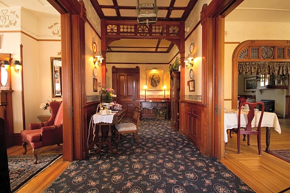 Victoria's Historic Inn