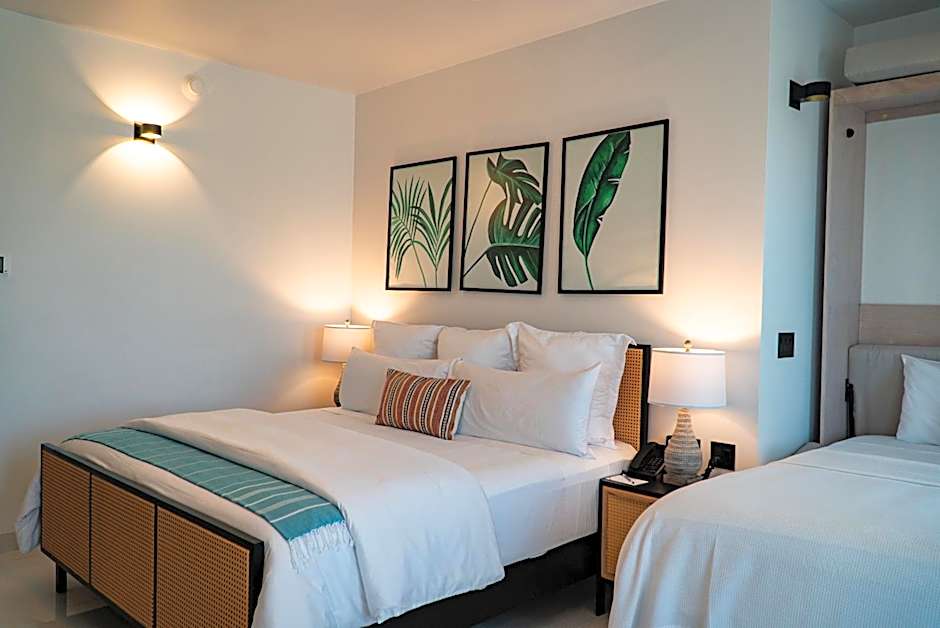 Flamboyan Hotel & Residences