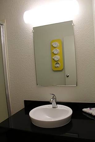 2 Full Beds | Non-Smoking, Kitchen
