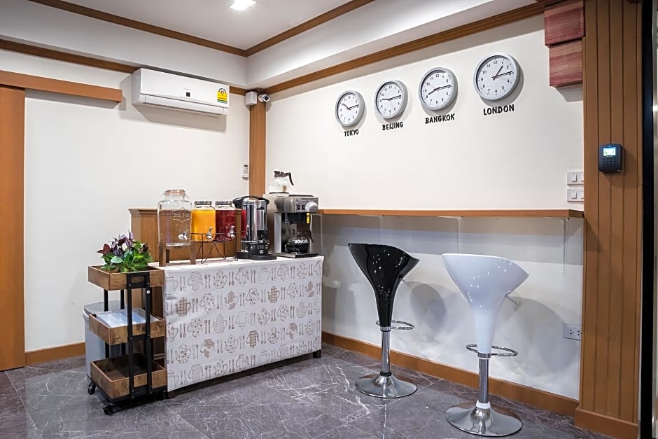 Suthep Home & Hostel