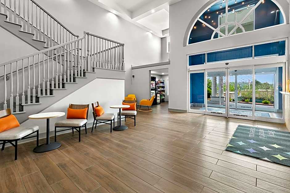 Spark by Hilton Commerce, GA