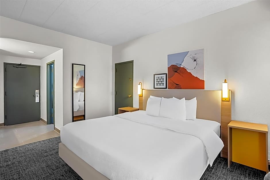 Spark by Hilton Des Plaines Chicago O'Hare