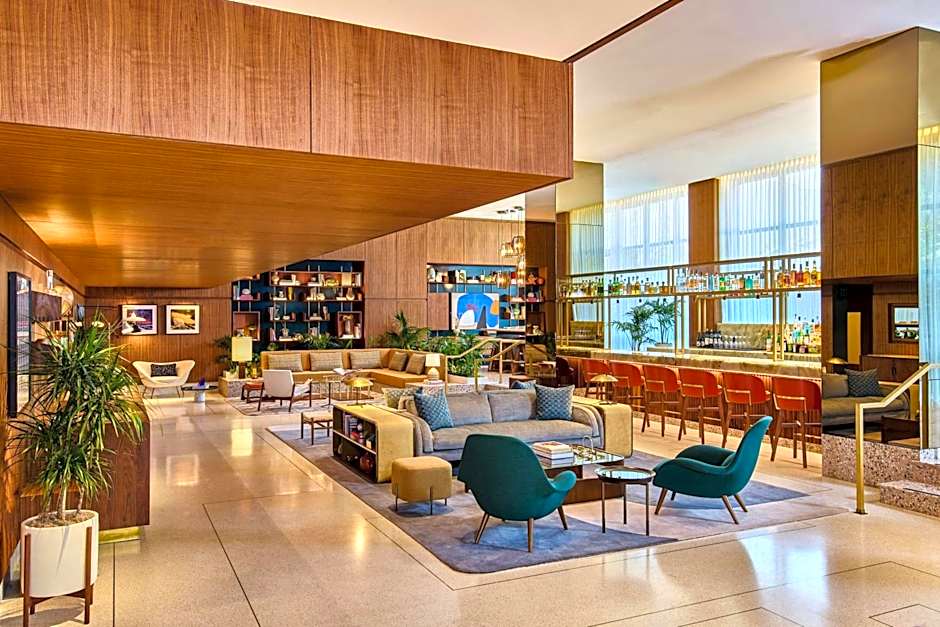 The Hollywood Grande, Autograph Collection