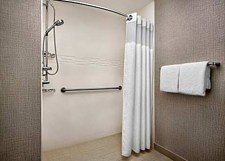 Room, 2 Queen Beds (Mobility/Hearing Accessible, Tub) (2 Queen Beds)