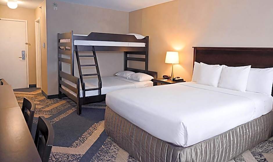 Photo 1 of 23 of Skyline Hotel & Waterpark