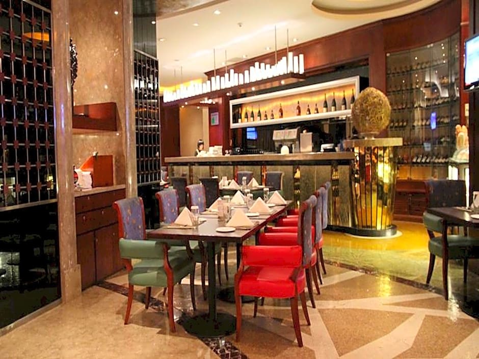 The Pavilion Hotel – Shenzhen, IA