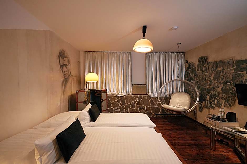 18Arts Hotel
