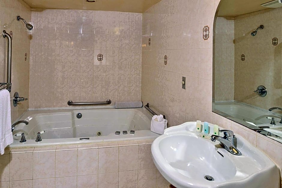 Quality Inn and Suites Walnut – Walnut, CA