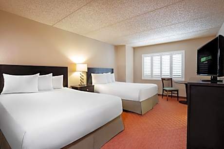 WEST DELUXE ROOM 2 QUEEN NON-SMOKING