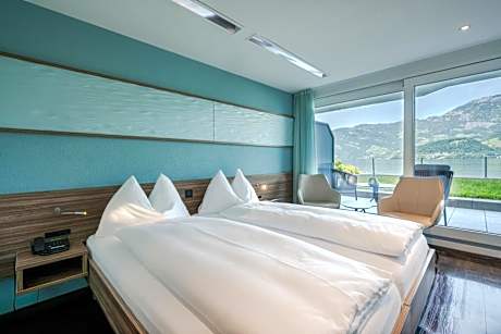 Double Room with Lake View and Garden
