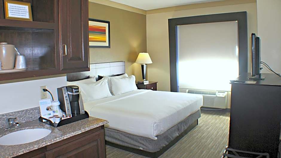 Holiday Inn Express Hotel & Suites Plainview By IHG