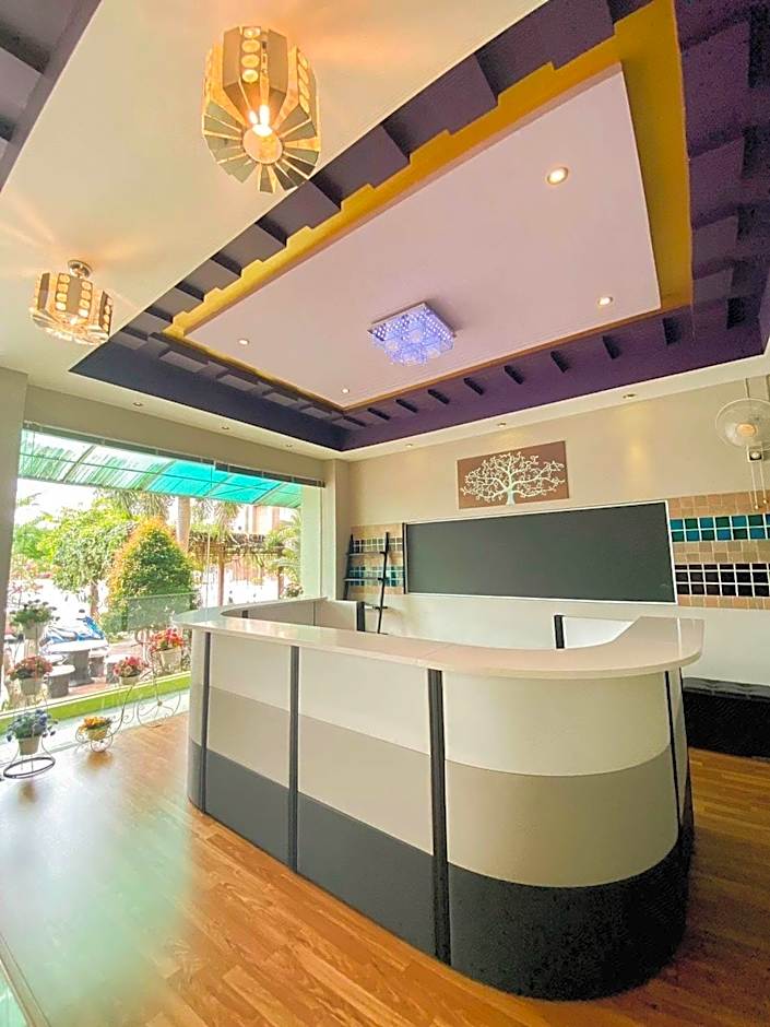 Creston Grand Hotel Suphan Buri