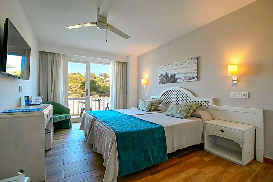 Photo 1 of 21 of Superior, Sea View