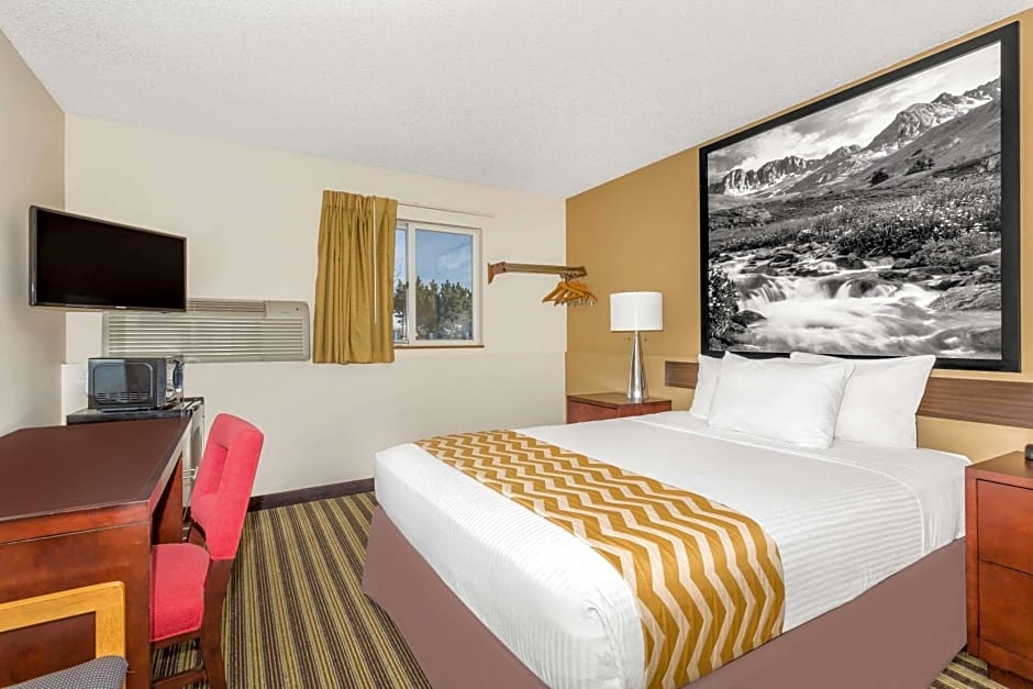 Travelodge by Wyndham Loveland/Fort Collins Area