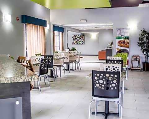 Quality Suites Tulsa I-44