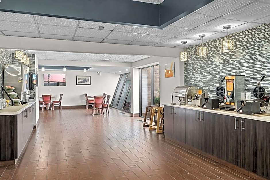 Quality Inn & Suites Mall Of America - Msp Airport