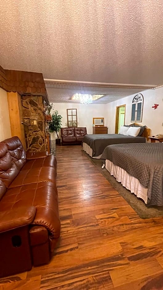 Cedar Wood Inn
