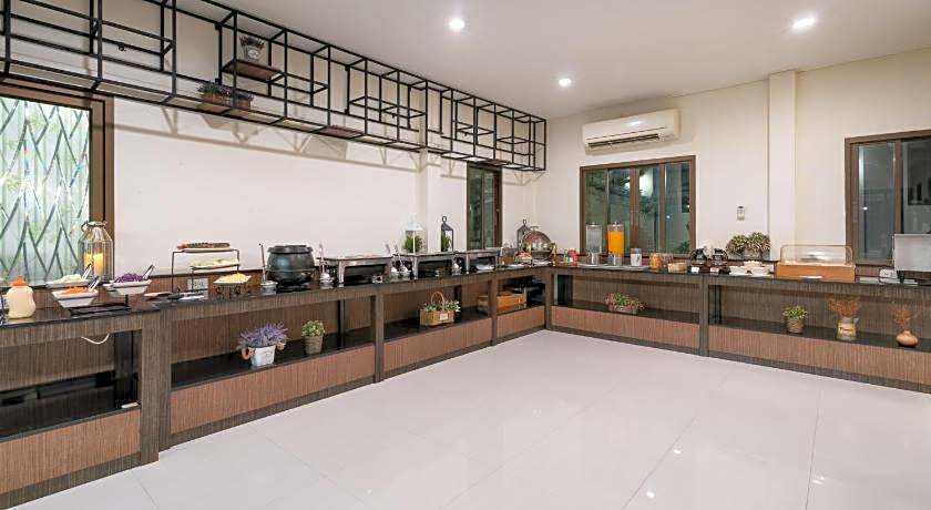 Golden Foyer Suvarnabhumi Airport Hotel