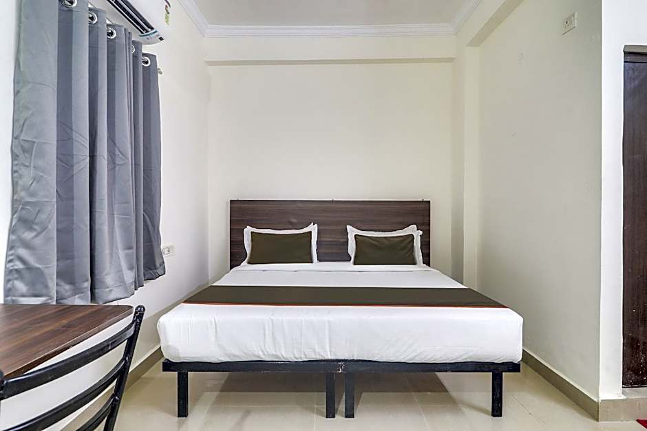 Collection O Hotel SBR Kondapur Near RTO office